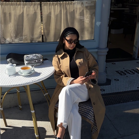 High Rise White Jeans - Picture 3 of 6